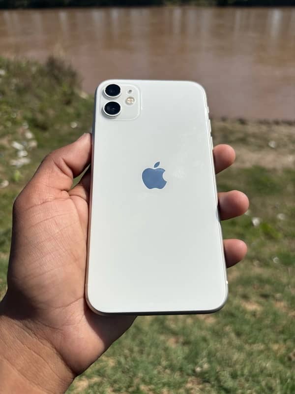 iphone 11 with box 64gb unlock 0