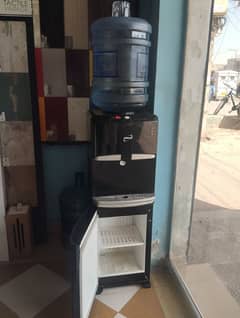 Despenser with refrigerator for sale