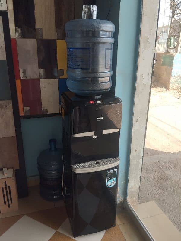 Despenser with refrigerator for sale 1