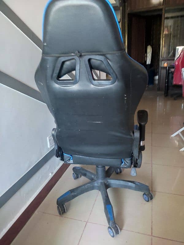 Gaming chair (global razer) 3