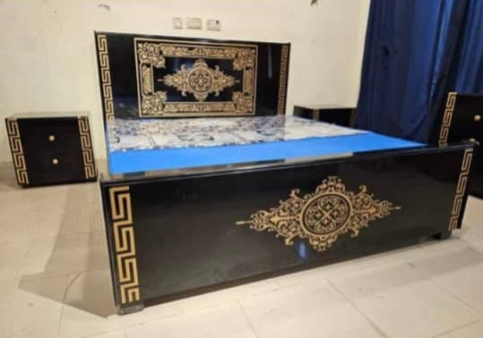 Bed / bed set / king size bed / double bed / poshish bed /side tables 1