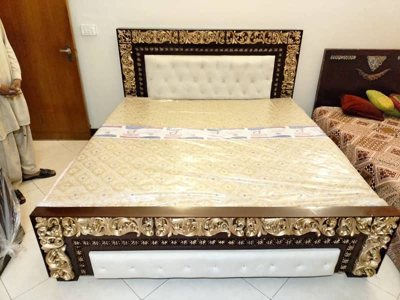 Bed / bed set / king size bed / double bed / poshish bed /side tables 13