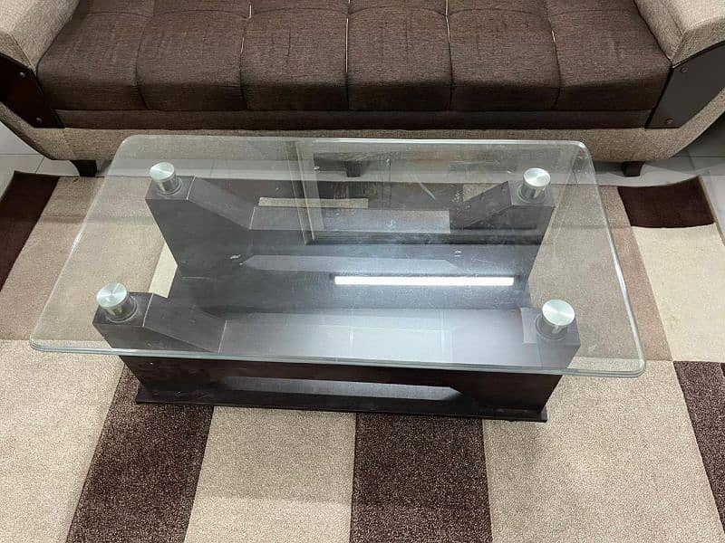 center table in good condition 1