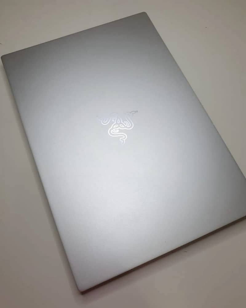 I7 Razer Blade 15 Studio Edition 9