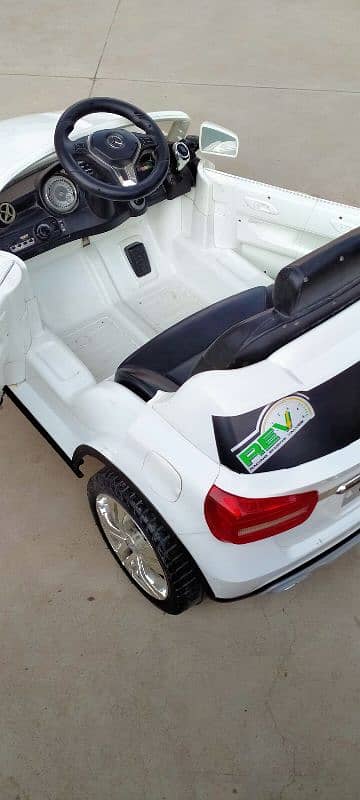 kids car Mercedes Benz GLA licenses model 6