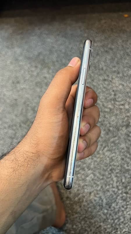 iPhone 11 pro max 256gb nonpta 3