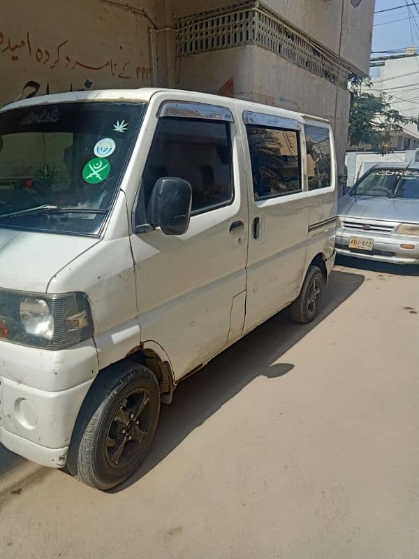 misibishi seven seater Auto van 2