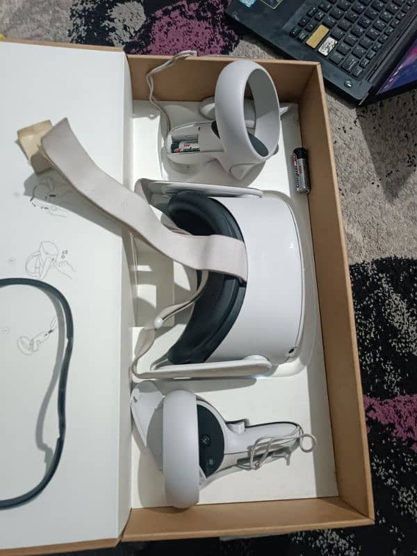 Oculus 2 256gb Meta opperated barely used 10/10 4