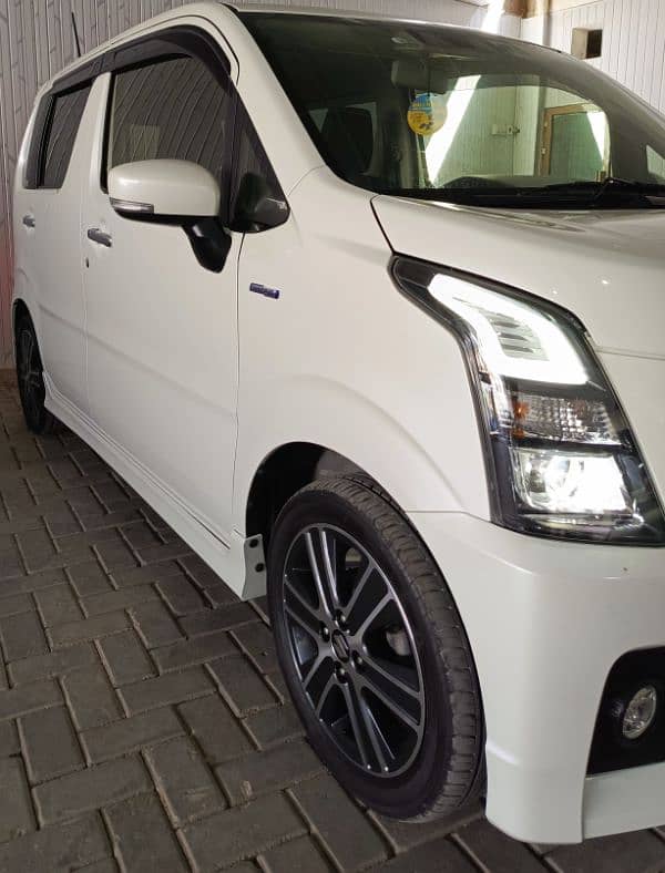 Suzuki Wagon R Stingray 2025 0