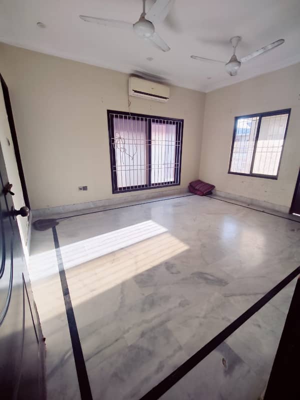 Upper Portion Available For Rent 4 Bed DD DHA Phase 7ext Near Fatima masjid 0