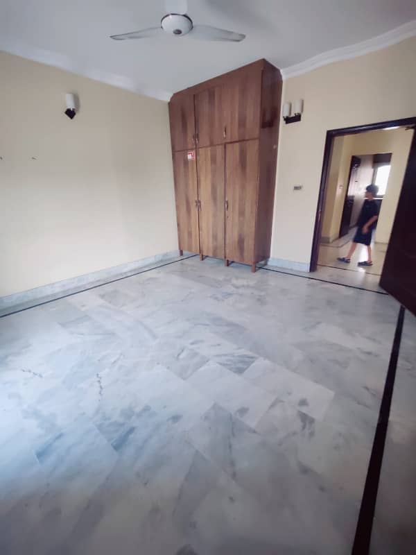 Upper Portion Available For Rent 4 Bed DD DHA Phase 7ext Near Fatima masjid 4