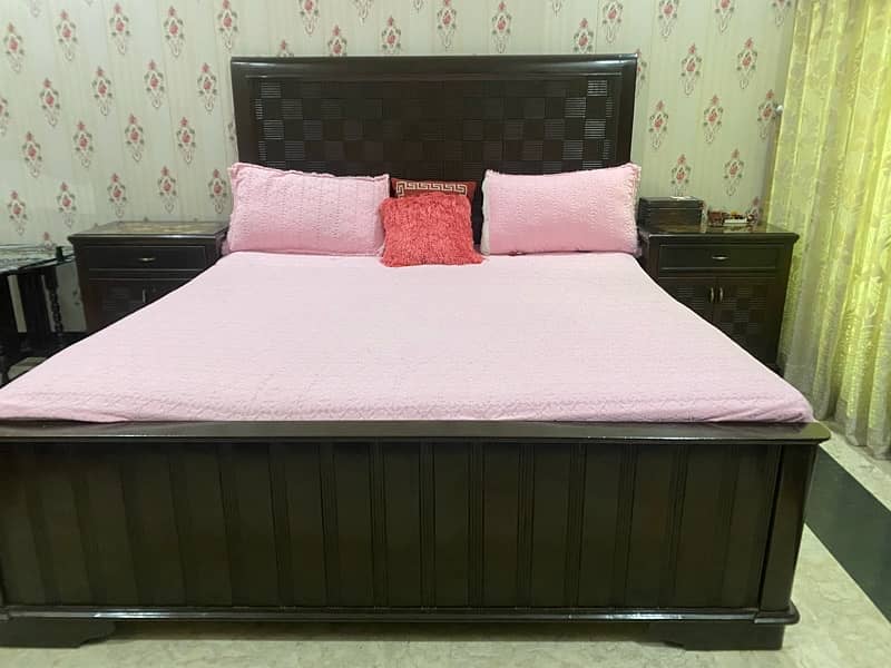 Wooden bed set with vanity 1