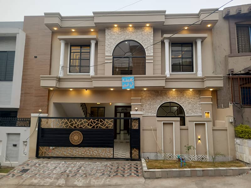 Ultra Designer Beautiful 6 Marla One and Half Story House for Sale With All Facilities in Airport Housing Society Near Gulzare Quid Express Highway Gulberg Greens Residencia 0