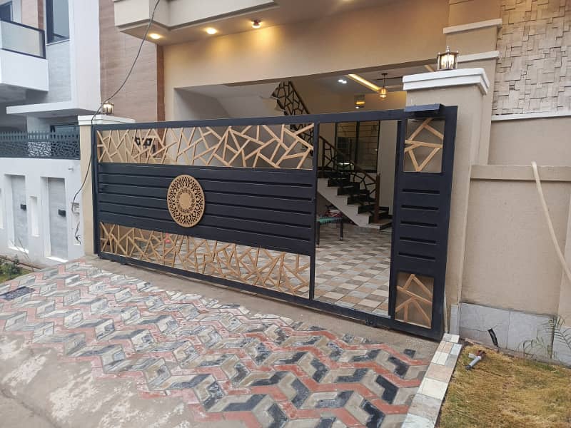 Ultra Designer Beautiful 6 Marla One and Half Story House for Sale With All Facilities in Airport Housing Society Near Gulzare Quid Express Highway Gulberg Greens Residencia 2