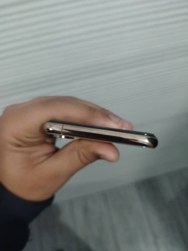 Iphone Xs PTA 3