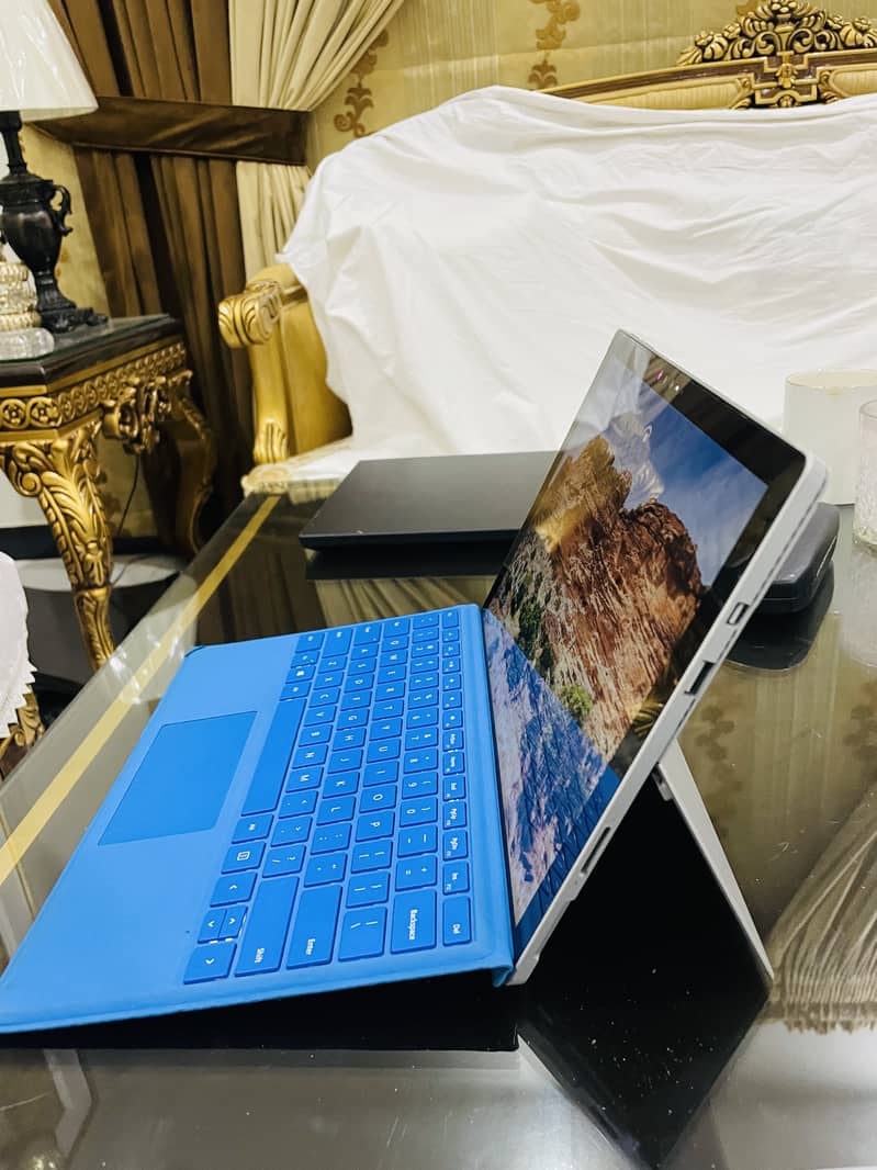 Microsoft Surface Pro 4 i5-6th Gen 8/256 2