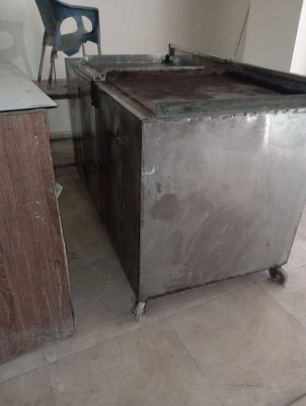 Two hot plates counter with fryer space, Thick stainless steal neat 8