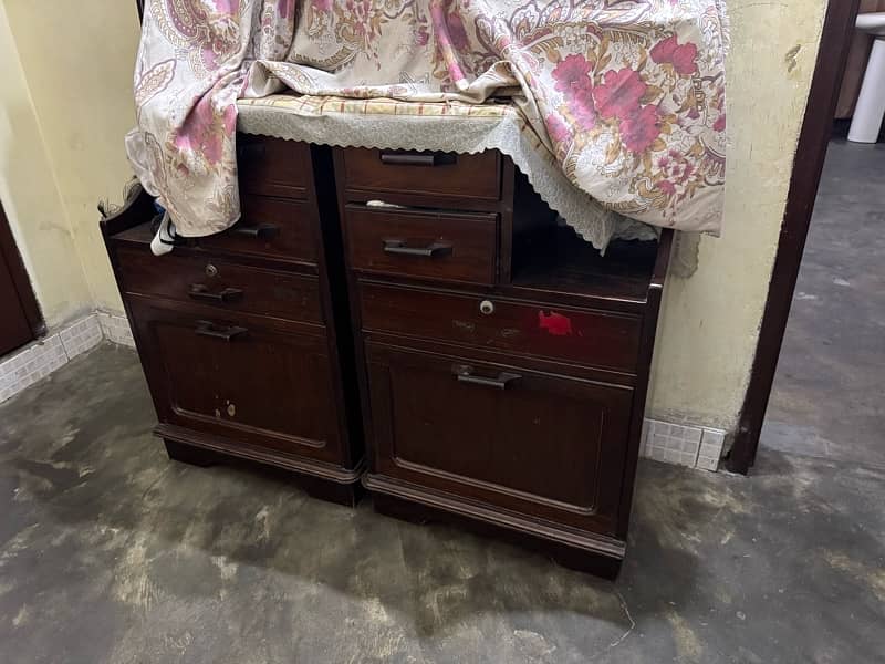bed side tables 0