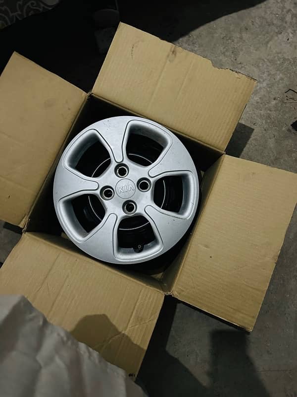 Rims of kia Picanto 2