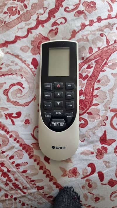 1.5 ton split AC ,make GREE, perfect working condition.