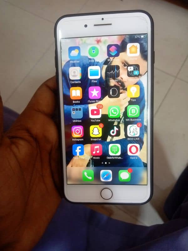 I phone 7plus 128 gb or battery healthy 100 h 1