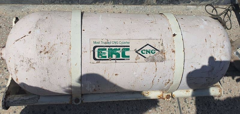 CNG Cylinder with all accessories 1