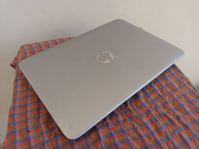 HP Elitebook 820 G3 | Core i5 6th Gen 1