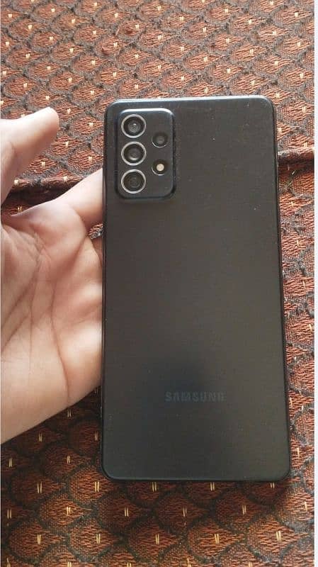 Samsung galaxy a72 with box 0