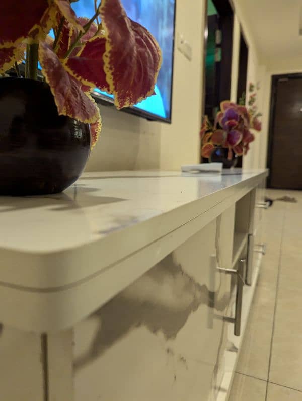 led Console Available 1