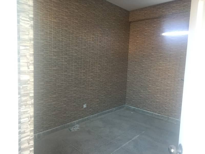 I. 8/4 Extension Commercial Flat For Rent 0