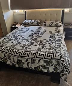 Complete bed set in good condition