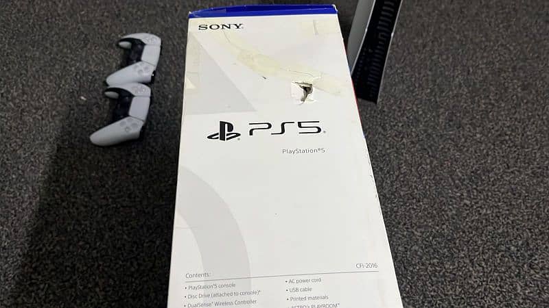 selling this PlayStation5 slim urgent 5