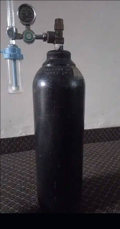 oxygen cylinder with kit 0