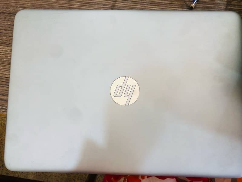  Almost New Touchscreen Laptop for Sale – Only 50K!  1