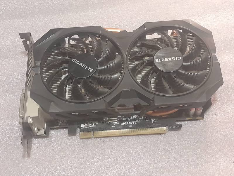 Amd R7 370 2GB 4