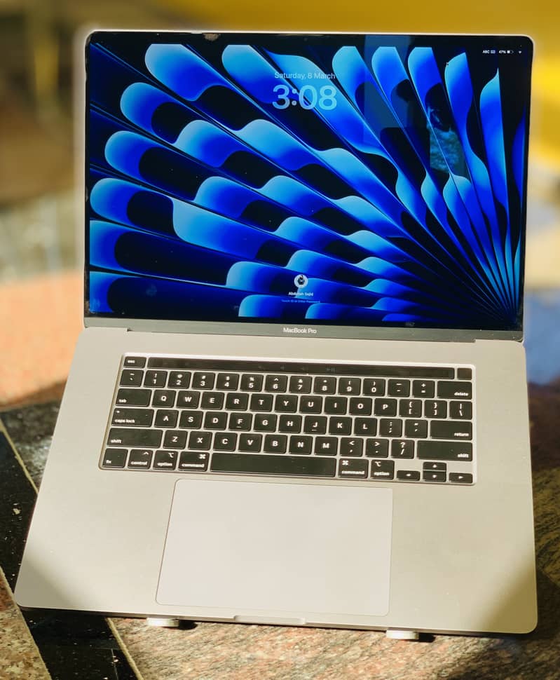 MacBook Pro 2019 (16-inch) – Core i7 | 32GB RAM | 1TB SSD. 0