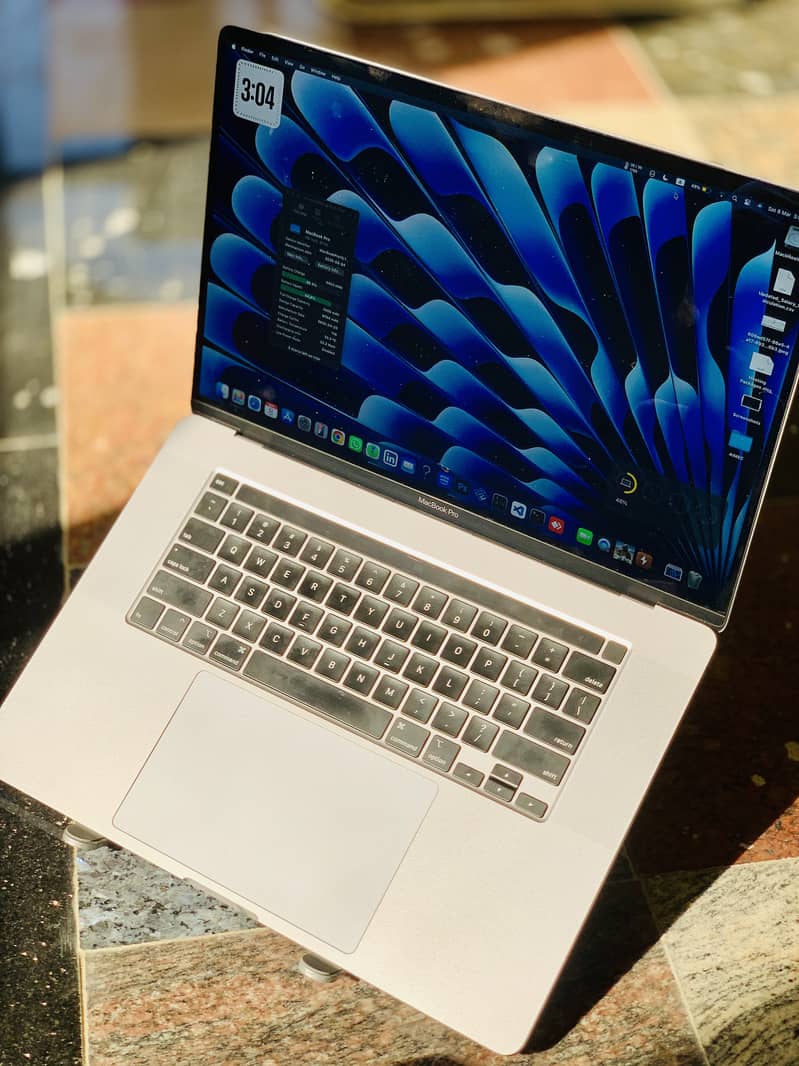 MacBook Pro 2019 (16-inch) – Core i7 | 32GB RAM | 1TB SSD. 1