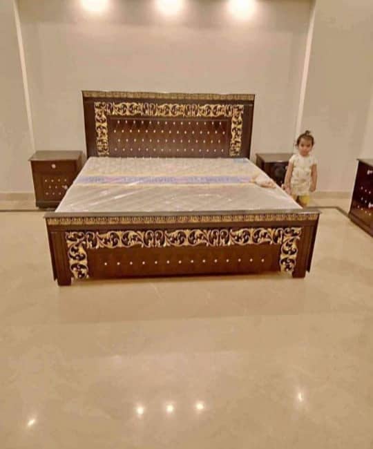 Bed / bed set / king size bed / double bed / wooden bed /side tables 13