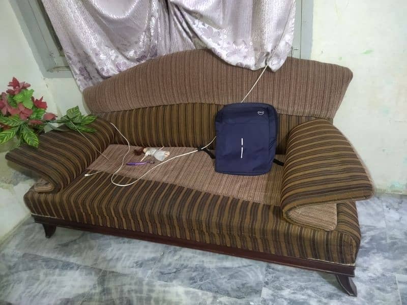 sofa set seven seater in good condition 0