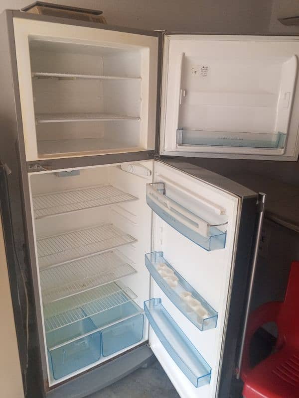 Electrolux fridge genuine compressor R600 good working condition 7