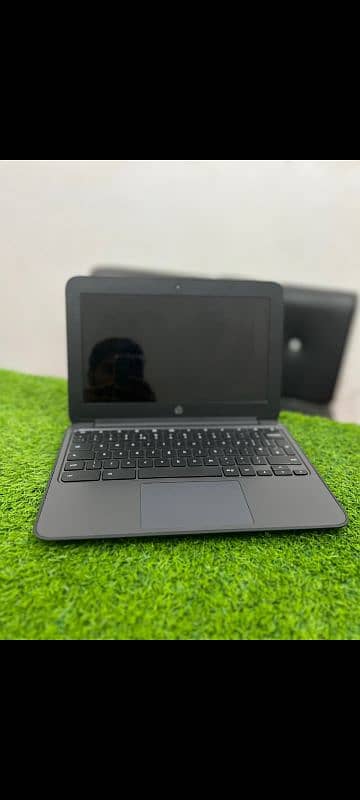 Hp G5 chromebook  Touch screen  New condition  Playstore built in 0