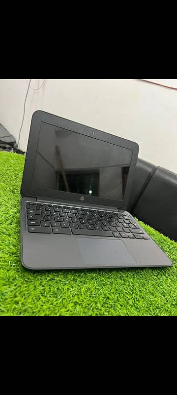 Hp G5 chromebook  Touch screen  New condition  Playstore built in 4