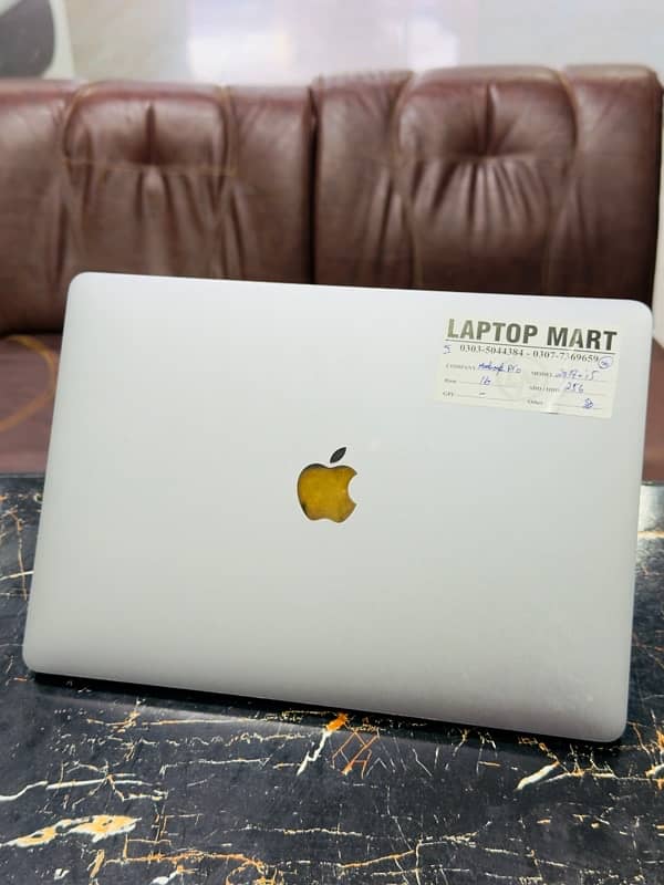 MACBOOK PRO 2017 (13.3 INCHES) 1