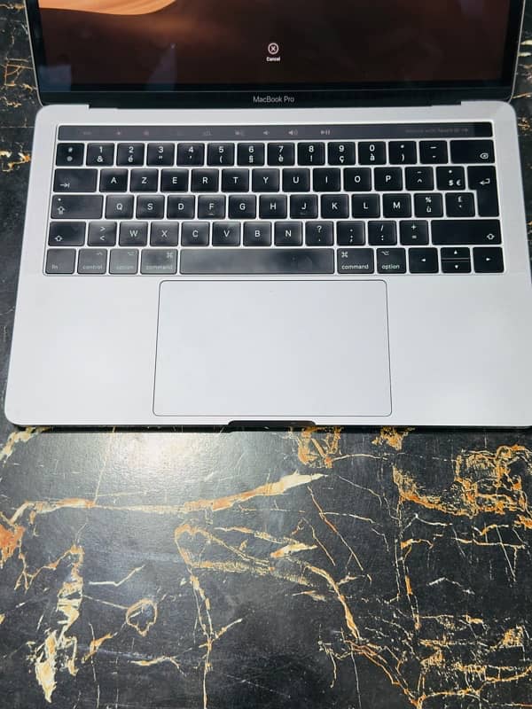 MACBOOK PRO 2017 (13.3 INCHES) 5