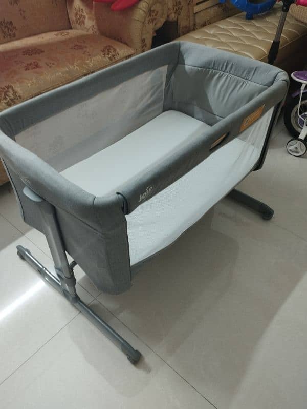 baby cot 2