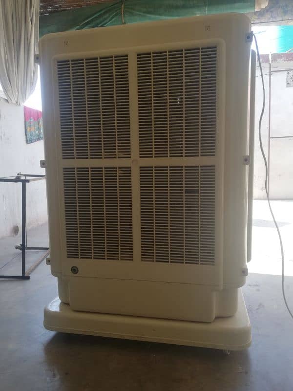 Air cooler vip condition 1 year use Kiya contact 03024272030 2