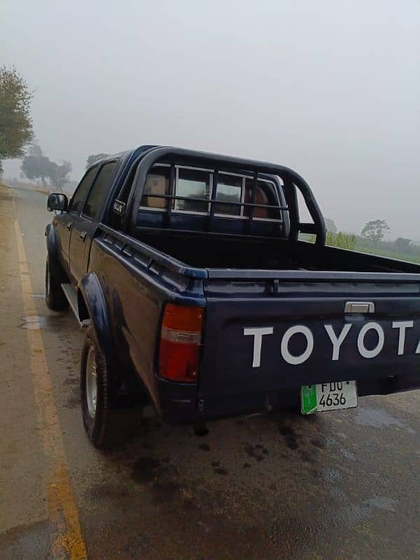 Hilux Double Cabin 4