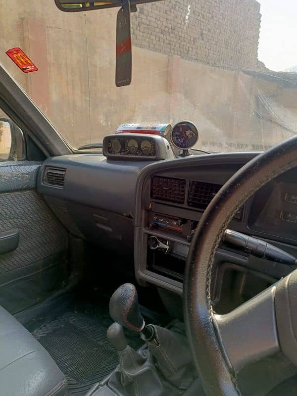 Hilux Double Cabin 12