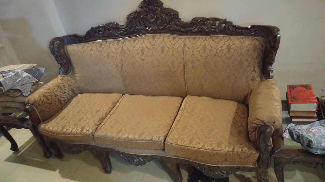 Chinioti sofa set 5 seater with tables 2