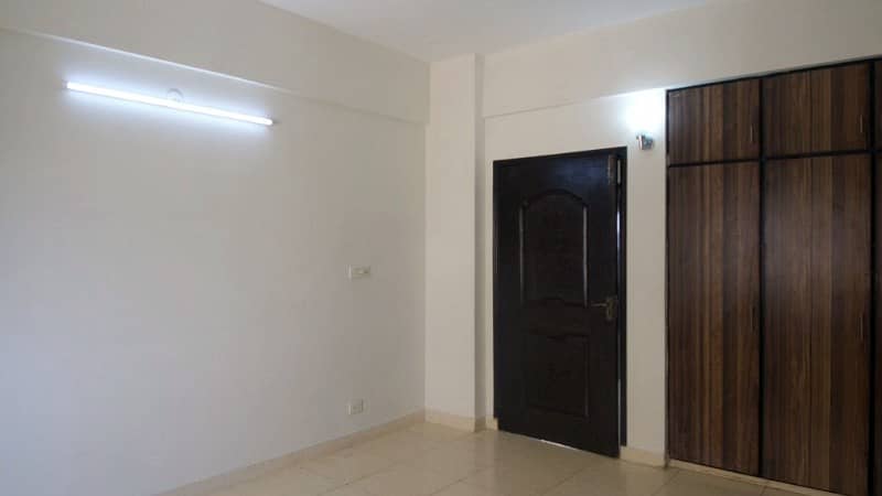 10 Marla 3 Bed Flat For Sale Askari 11 Lahore 18